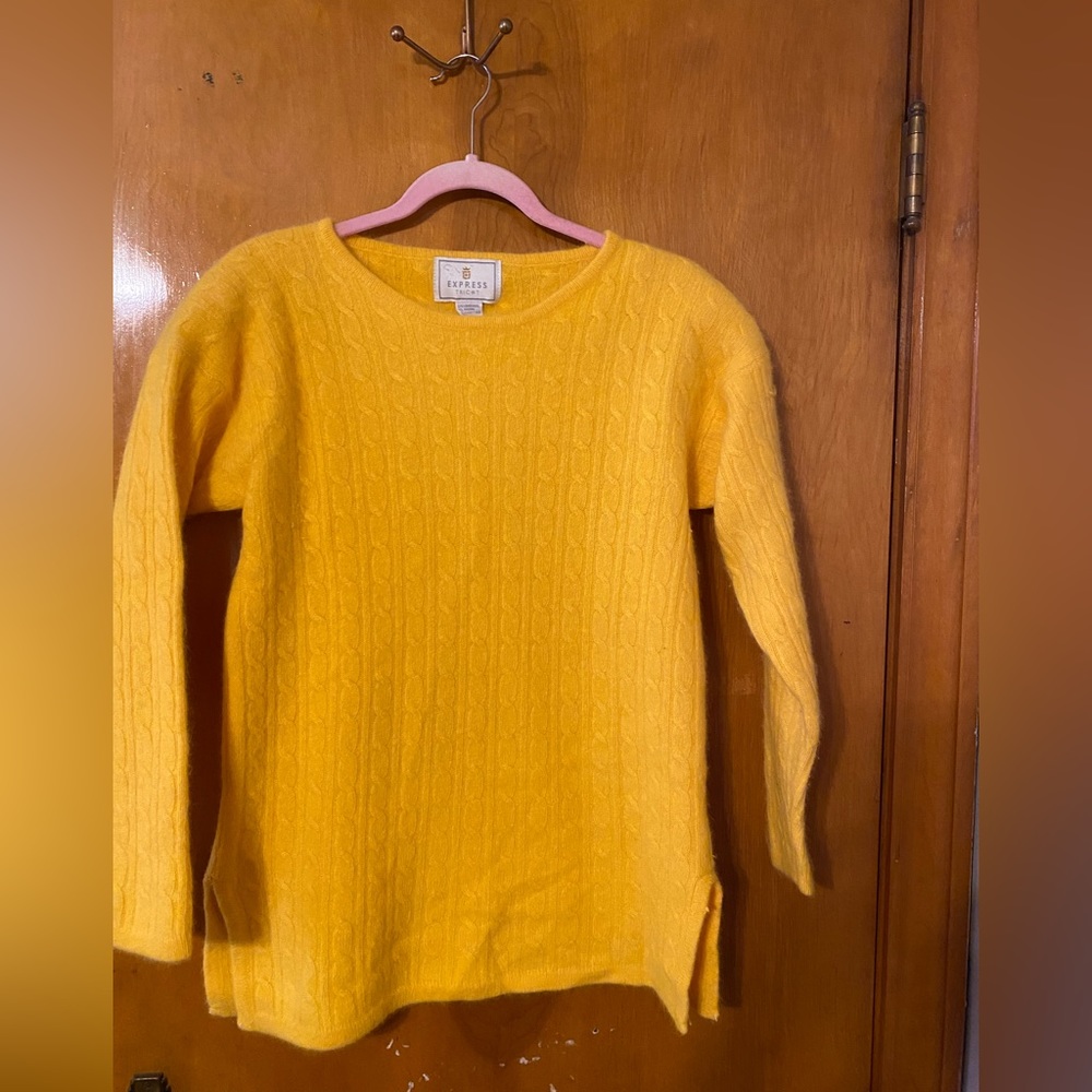 Express Tricot women’s vintage Yellow Cable Knit Sweater